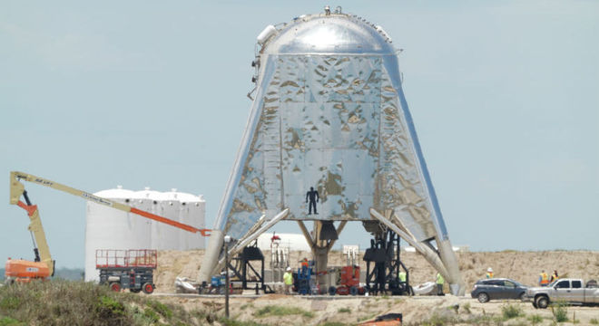 Veículo espacial da SpaceX realiza com sucesso o teste do foguete 