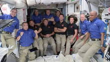 Cápsula Crew-2 da SpaceX chega à Estação Espacial Internacional
