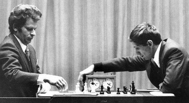 Alerta laranja e o peão de Bobby Fischer