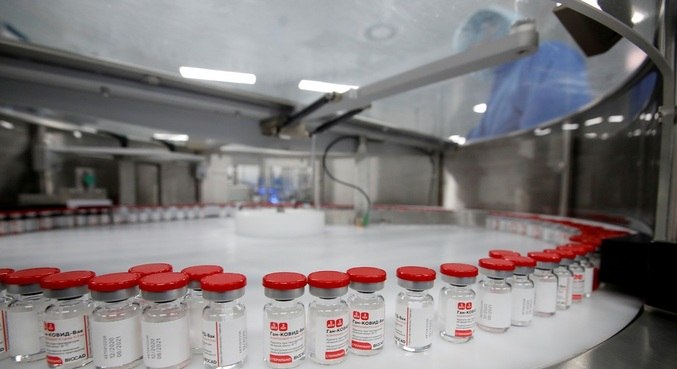 Vacina russa será fabricada na Itália em julho
