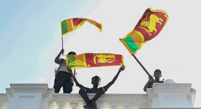Manifestações populares o Sri Lanka forçaram a fuga e a renuncia do presidente do país 