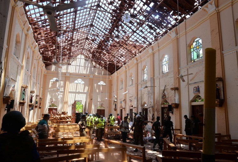 O ranking anual da Open Doors analisa os paÃses de acordo
com a perseguição sofrida pelos cristãos em cinco campos da vida: vida em
famÃlia, vida privada, vida em comunidade, vida em esfera nacional e vida na
igreja. Incidentes de violência contra cristãos também entram no levantamento<br><br>Leia também: <a href="https://noticias.r7.com/internacional/explosoes-no-sri-lanka-bilionario-dinamarques-perde-3-de-seus-4-filhos-em-ataque-a-hotel-de-luxo-no-sri-lanka-22042019"><b>Explosões no Sri Lanka: bilionário dinamarquês perde 3 de seus 4 filhos em ataque a hotel de luxo no Sri Lanka</b></a><br>