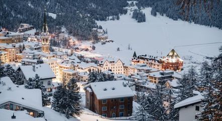 Cercada pelos Alpes Suíços, St. Moritz é uma das atrações do país