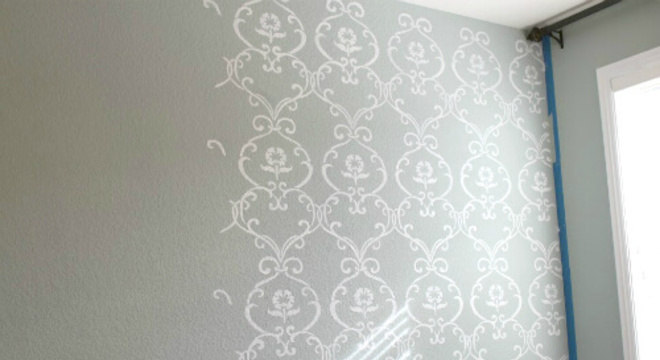 Stencil para parede cinza com branco