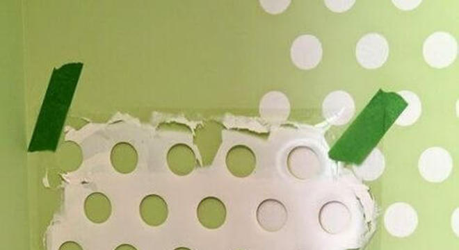 Stencil para parede com furos formando