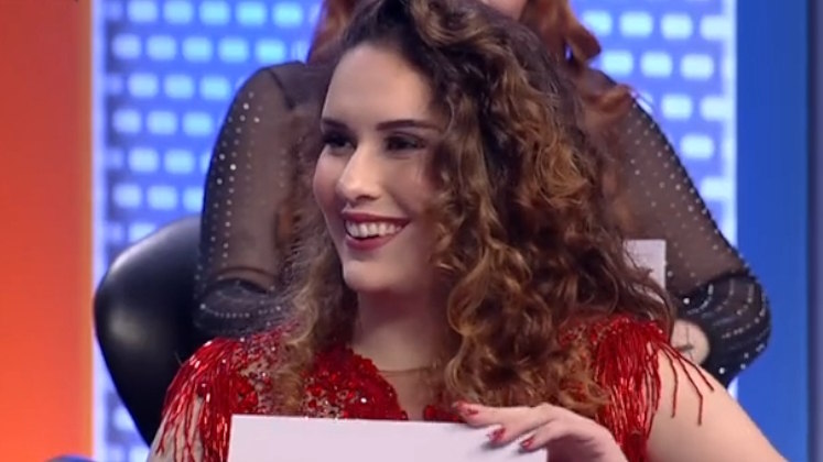 Stephanie Gomes deu adeus ao game! A estudante de Biomedicina foi a segunda eliminada de A Grande Conquista, após perder a preferência do público para Erick Ricarte e Tiago Dionisio. Uma das 10 famosas escolhidas para ir direto para a segunda fase do reality, a competidora até foi longe, mas entrou na mira dos Conquisteiros depois que todos assistiram ao vídeo-bomba — o qual ela arma um plano contra os Donos da Casa. Relembre os momentos mais marcantes da trajetória da filha de Solange Gomes!