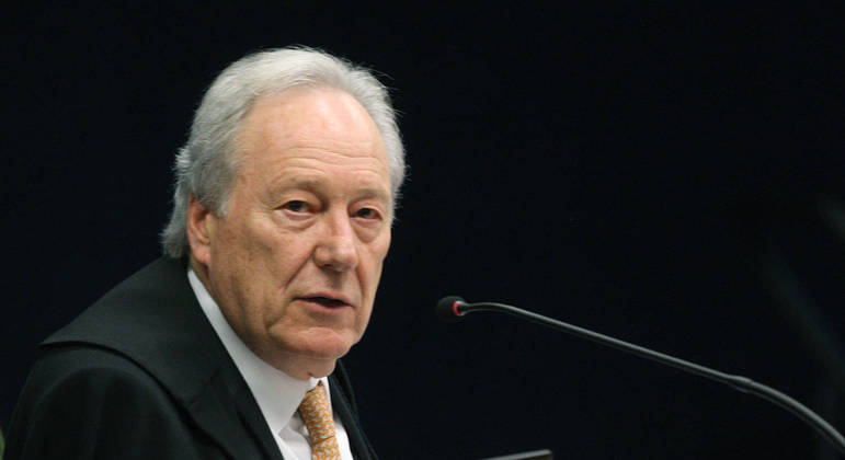 Lewandowski concede a Pazuello direito de ficar calado na CPI - Prisma - R7  R7 Planalto