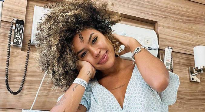 Sthe Matos fez fotos no hospital e explicou procedimento para os seguidores