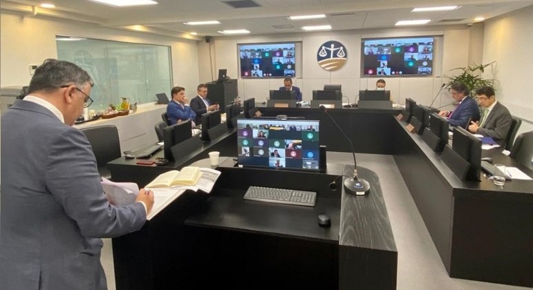 Auditores que devolveram os pontos ao Brusque. Nenhum deles era negro