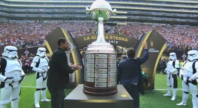 Stormtropper garantiu a segurança da taça da Libertadores