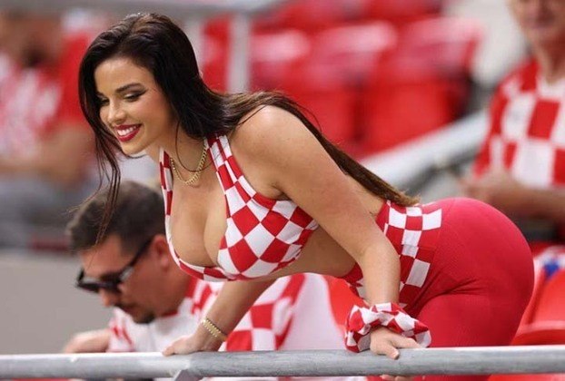Sua presença em jogos da seleção croata passou a ser esperada com a ansiedade pelos fãs que ela vem conquistando cada vez mais.