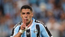 Suárez tem estreia de gala e marca três gols em vitória do Grêmio; veja imagens