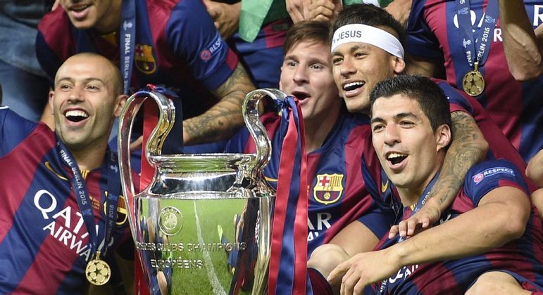 Suárez comemora com Messi e Neymar a conquista da Champions. Carreira sensacional do uruguaio