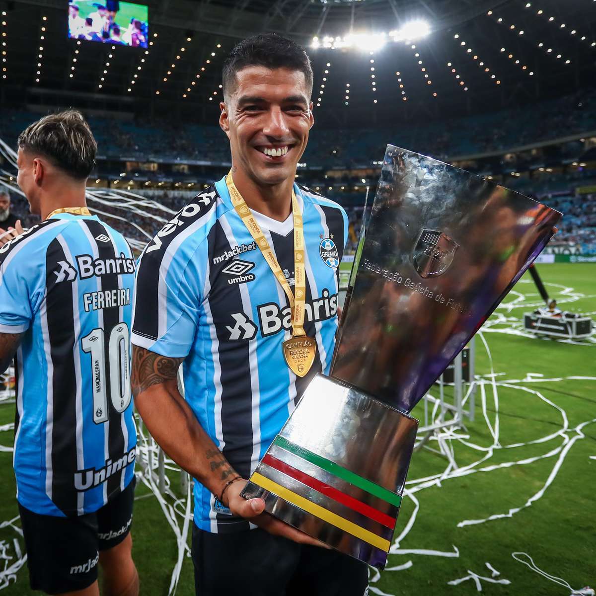 O sorriso de campeão, que é sua marca registrada, também surgiu no Grêmio. Venceu o Gaúcho e a Recopa