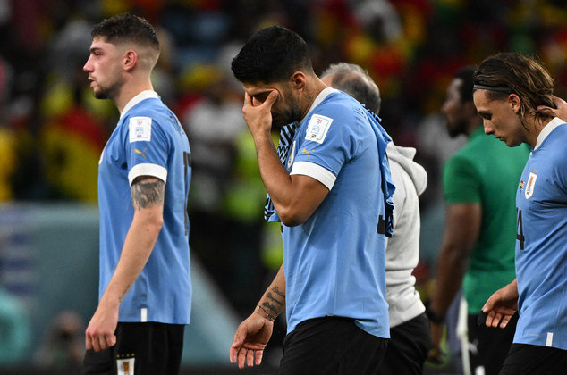 Suarez chorou com a eliminação uruguaia ainda na primeira fase