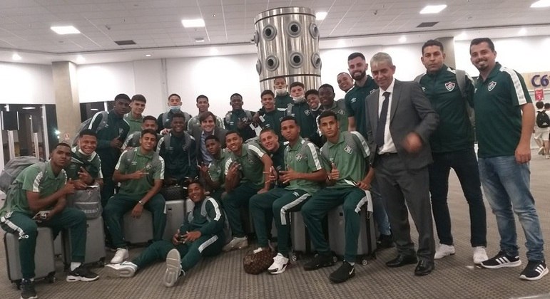 Delegação do sub-16 do Fluminense já está na Europa para série de torneios amistosos