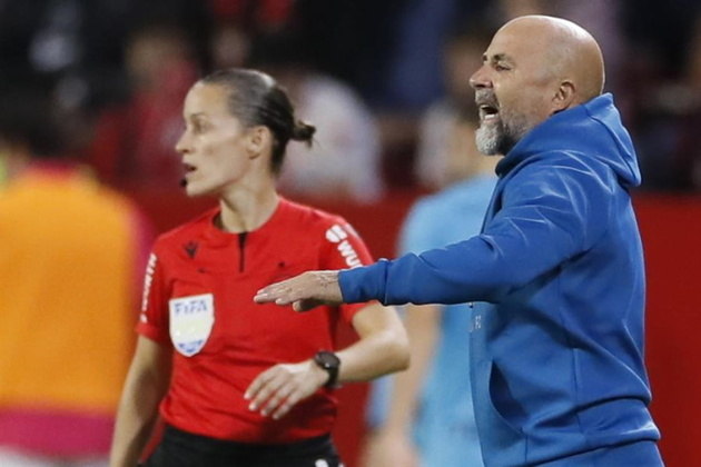 O argentino Jorge Sampaoli, que atualmente trabalha do Sevilla, da Espanha, é uma das opções da CBF. Na Copa da Rússia, em 2018, ele comandou a Argentina