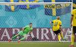 Aos 32 minutos do segundo tempo, Forsberg, o camisa 10 da Suécia, cobrou o pênalti que daria a vitória aos suecos por 1 a 0. A Suécia não vencia uma partida de Euro há 9 anos, desde a vitória por 2 a 0 sobre a França, na fase de grupos da Euro 2012