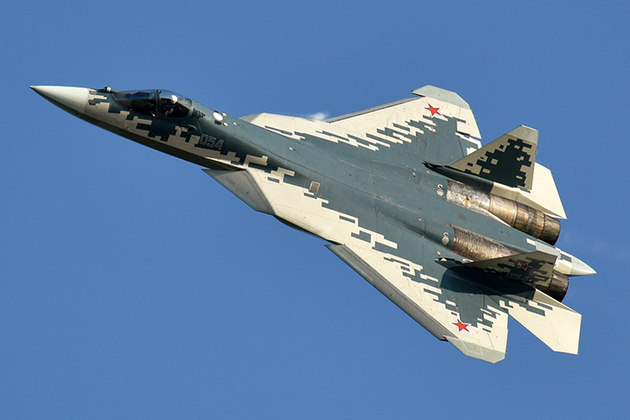 Sukhoi Su-57 - É o mais moderno caça russo em atividade. O militar que embarca tem pouco trabalho. O piloto automático é acionado para evitar erros. É 90%  invisível aos radares. Mas a Rússia só produziu três desses caças (que custam R$ 700 milhões cada). Por isso, segue usando os tradicionais...