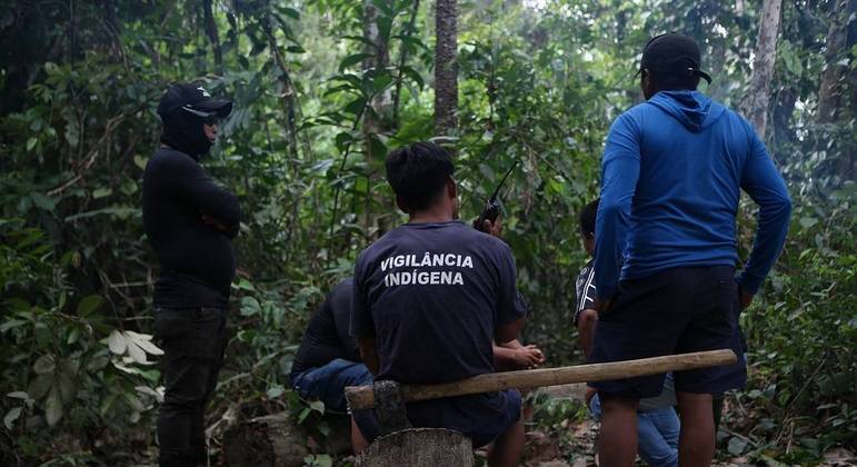 Buscas por desaparecidos na amazônia
