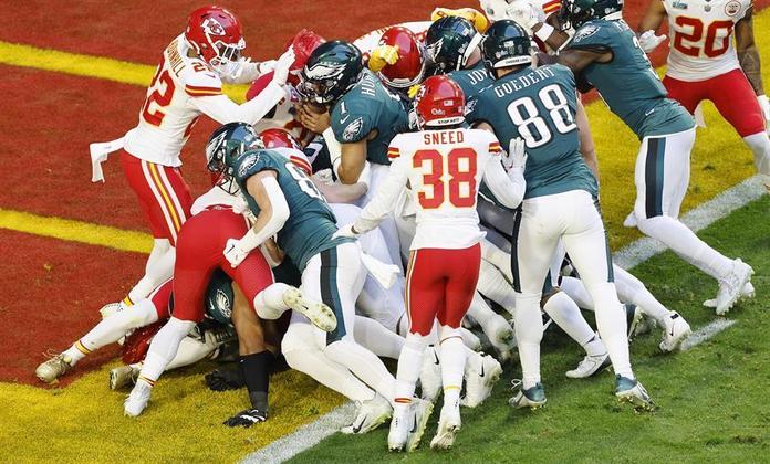 Wilson Super Bowl 57 Jogo de futebol oficial de couro - Chiefs vs