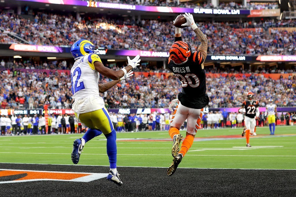 Rams derrota Bengals com virada no fim e conquista segundo titulo