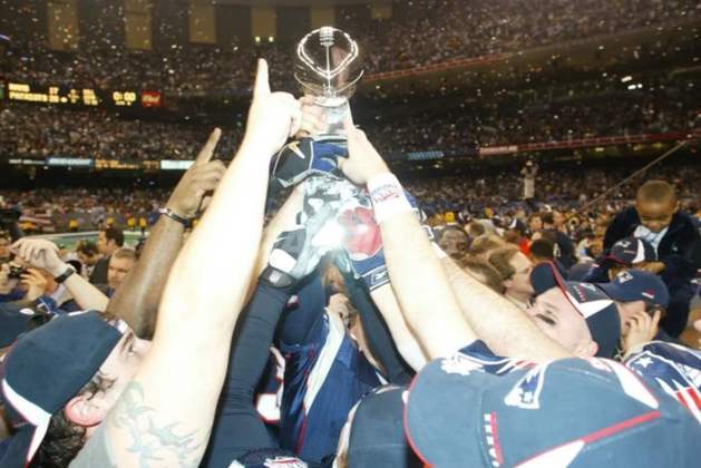 Super Bowl XXXVI: New England Patriots 20 x 17 St. Louis Rams. Data: 03/02/2002. Local: Nova Orleans. Temporada 2001