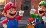 2º) Super Mario Bros. O Filme — US$ 1,3 bilhão (aproximadamente R$ 6,3 bilhões)A simpática aventura da turma do personagem Mario também entra para a lista de surpresas do ano, afinal já era esperado que a animação fizesse sucesso, mas talvez não que ela quase fosse a produção mais vista do ano. Super Mario Bros. O Filme fica com o segundo lugar da lista, por arrecadar mais de US$ 1,3 bilhão mundialmente