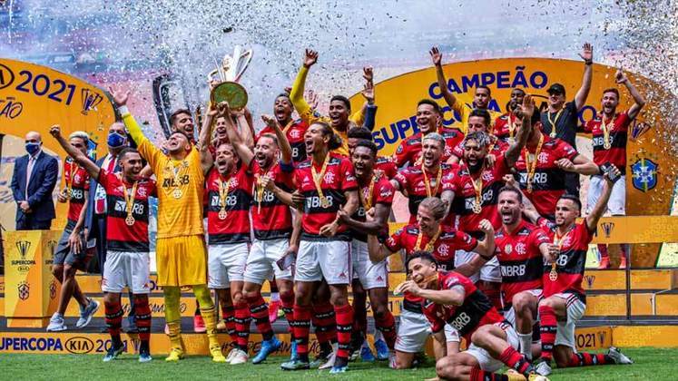 Supercopa 2021 - Na abertura da temporada de 2021, o Flamengo enfrentou o Palmeiras na Supercopa do Brasil. Após o empate em 2 a 2 no tempo regulamentar, o time da Gávea, comandado por Rogério Ceni, contou com a estrela de Diego Alves e conquistou o Bi nos pênaltis.