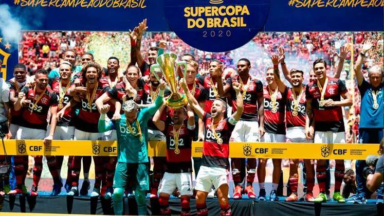 Supercopa do Brasil 2020 - Com um 3 a 0 incontestável sobre o Athletico, o Flamengo ganhou o torneio nacional no Mané Garrincha, em Brasília, com gols de Gabigol, Bruno Henrique e Arrascaeta