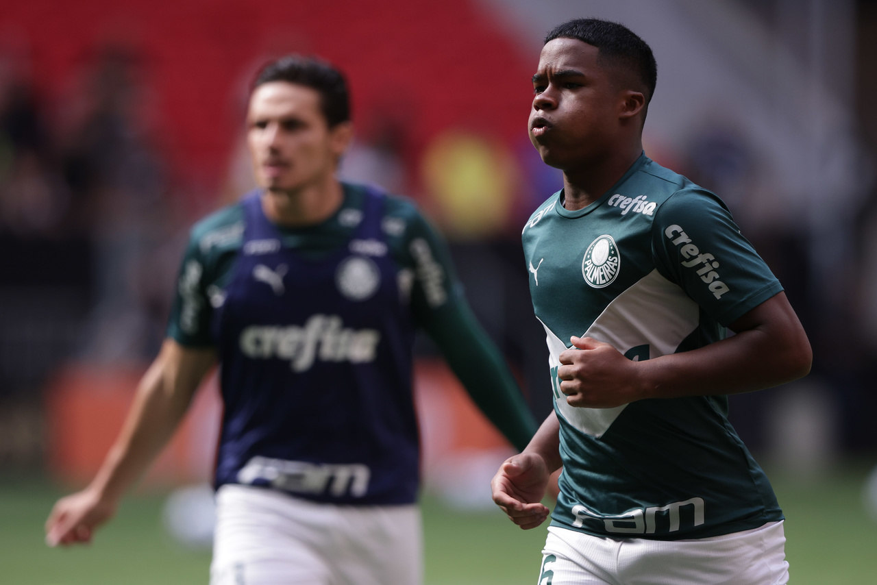 Trio de jogadores do Palmeiras anunciam time de Free Fire