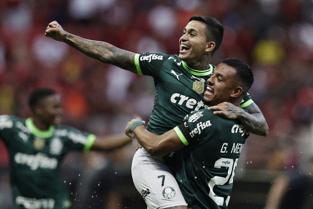 O Palmeiras é campeão! Em um jogo eletrizante, o Verdão conseguiu a vitória por 4 a 3 e é o supercampeão brasileiro