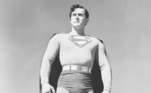 Em 1948, Kirk Alyn foi o responsável por dar vida ao Superman fora dos quadrinhos. Ele protagonizou um seriado em 15 episódios que estreou nos cinemas em 1948. Teve um bom orçamento para a época e fez um bom sucesso. Tanto é que Alyn voltou a usar o uniforme em 1950 numa nova série chamada Atom Man Vs. Superman