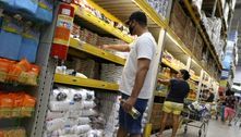 Inflação faz 65% dos brasileiros comprarem marcas mais baratas