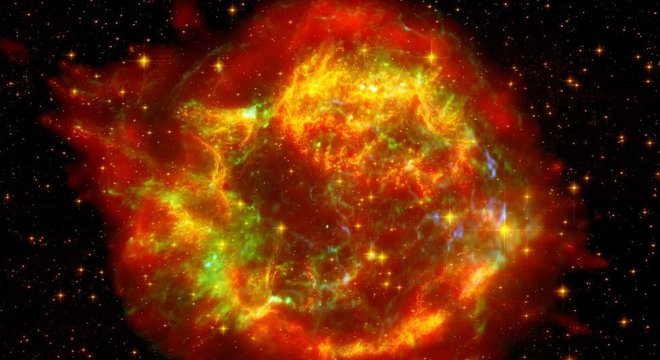 Uma supernova, como esta que ocorreu na constelação de Cassiopeia, é uma explosão poderosa, mas os astrônomos dizem que a Betelgeuse não ofereceria riscos à vida na Terra 