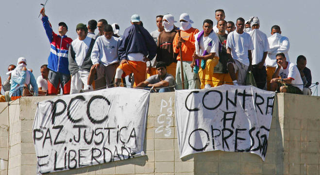 Detentos do PCC mantinham cela de luxo em presídio no Paraguai - Notícias - R7 São Paulo