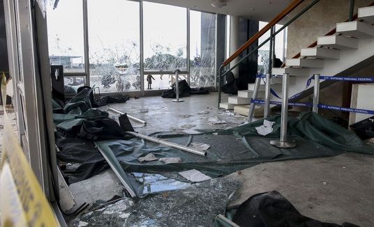 STF expõe peças danificadas por extremistas (Valter Campanato/Agência Brasil)
