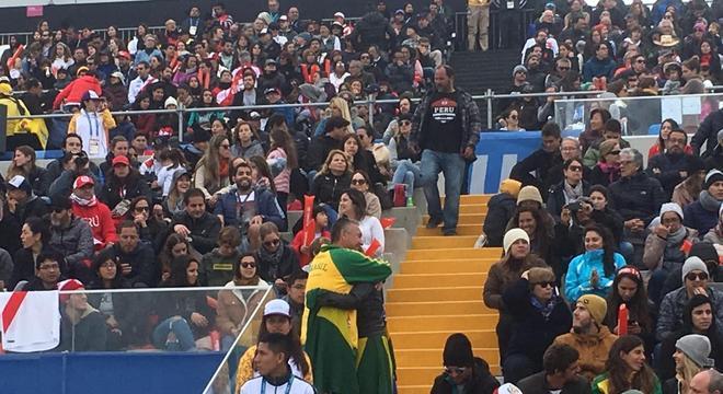 Pais da brasileira, Ana e Miguel Calmon, comemoram a conquista da filha