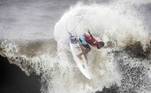 Ítalo Ferreira pega onda no torneio olímpico de surfe