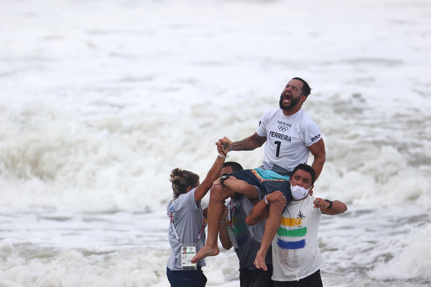 Italo Ferreira conquista primeiro ouro do Brasil nas Olimpíadas de Tóquio.  - Rádio Cidade Amiga