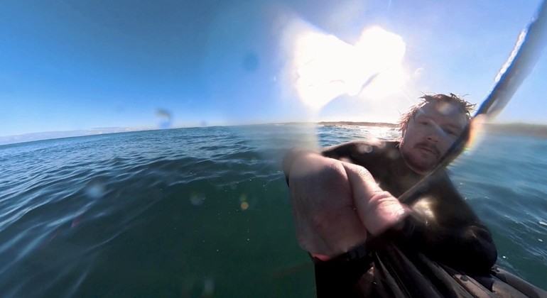 Roger precisou remar muito rápido para se sentir seguro