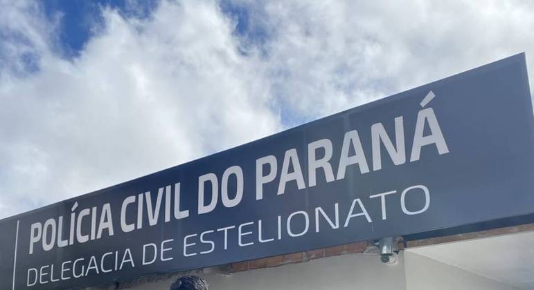 Suspeitos de vender passagens de ônibus irregulares são alvos de ação em Curitiba