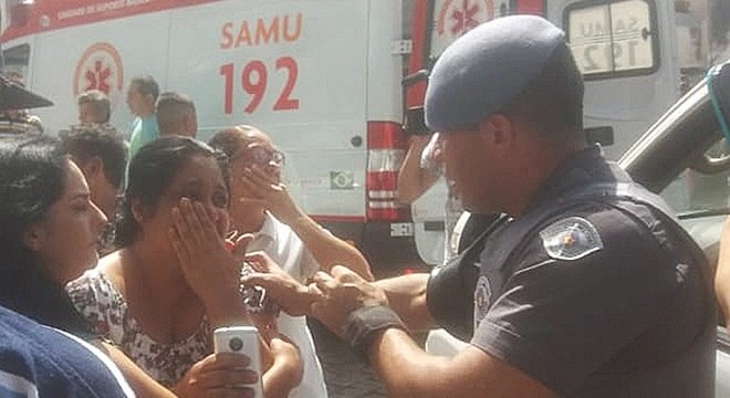 Familiares de alunos da escola Raul Brasil buscam informaÃ§Ãµes sobre massacre