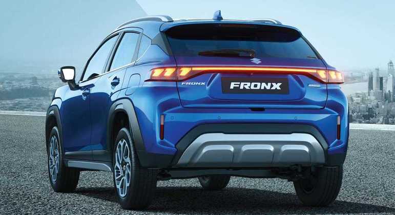 Traseira tem um farol em peça única, que lembra o Honda HR-V