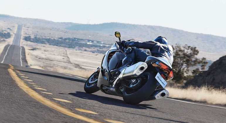 Moto pode atingir a velocidade máxima de 299 km/h