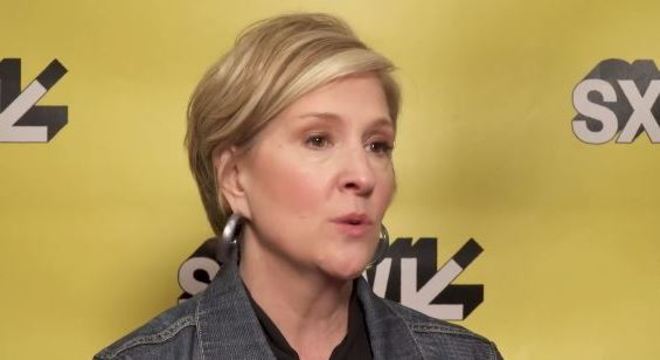 Brené Brown, pesquisadora especializada em temas como vulnerabilidade, coragem e empatia