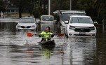 Milhares de pessoas foram obrigadas a abandonar suas casas, ou se preparavam para fazê-lo, na região de Sydney, na Austrália, após a cheia dos rios provocada pelas chuvas, anunciaram as autoridades do país