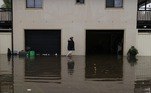 Os serviços de emergência ordenaram que 50 mil pessoas abandonassem suas casas e 28 mil se preparassem para adotar a medida diante das inundações no estado de Nova Gales do Sul. As equipes de emergência anunciaram 142 resgates nas últimas 24 horas na região de Sydney