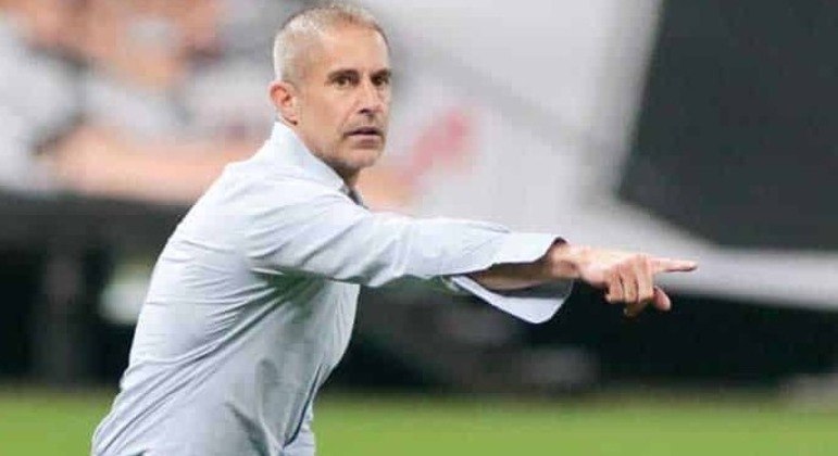Sylvinho conseguiu arrumar o Corinthians. 9 partidas sem derrota no Brasileiro