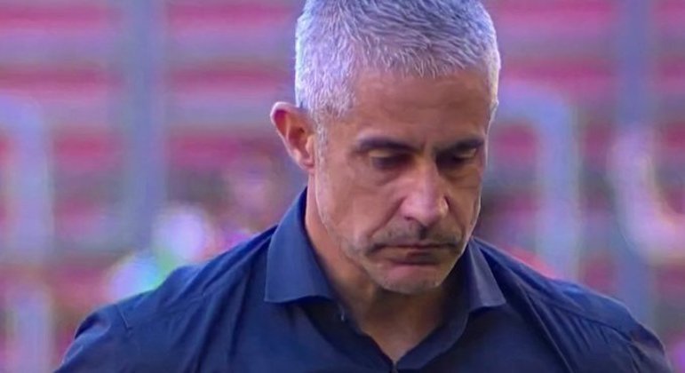 Sylvinho foi o responsável pela virada do Corinthians. E o culpado pelo empate do Internacional